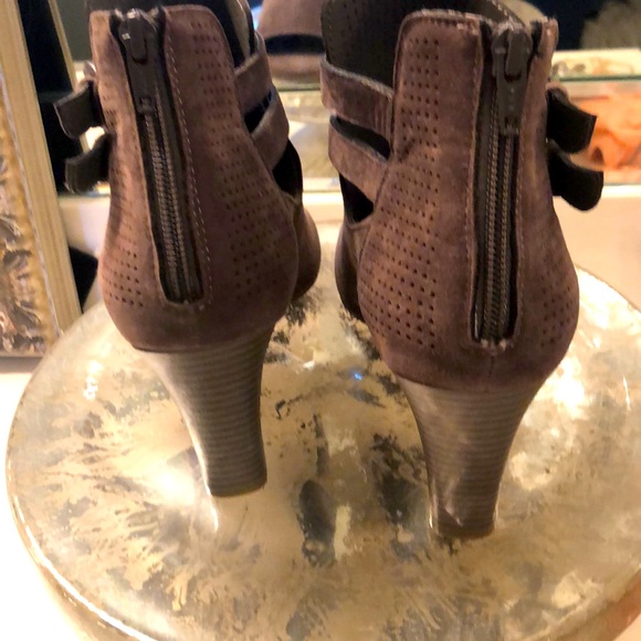 Open toe brown suede bootie - Picture 2 of 3